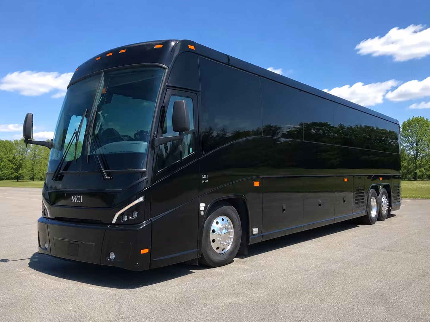 airport transfer shuttles for corporate teams flying in and out of south florida