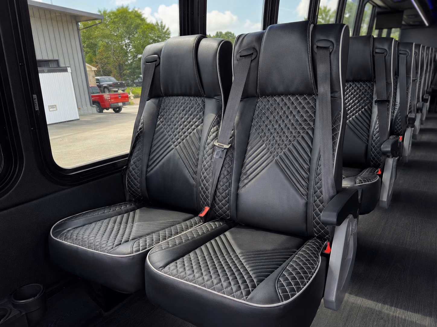 check out how easy it is to get charter bus transportation to zoo miami for pembroke pines field trips