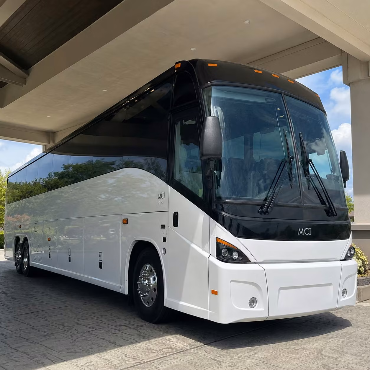 traveling with a large wedding or reunion group pembroke pines airport shuttles scale to any size