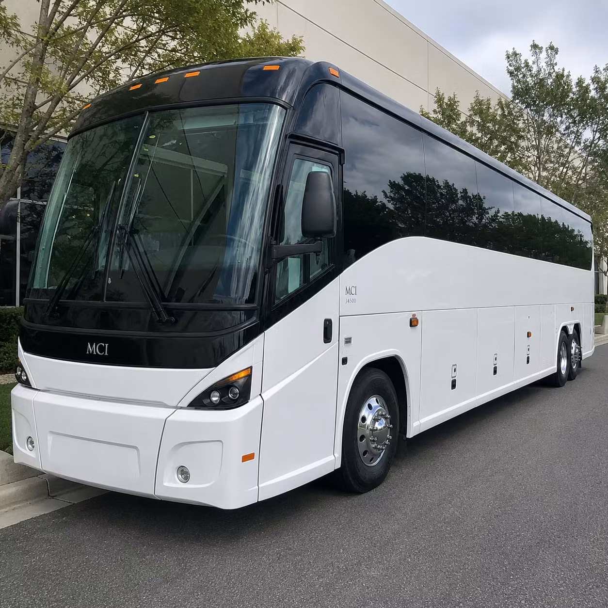 you can find and book airport transportation in pembroke pines and any nearby city